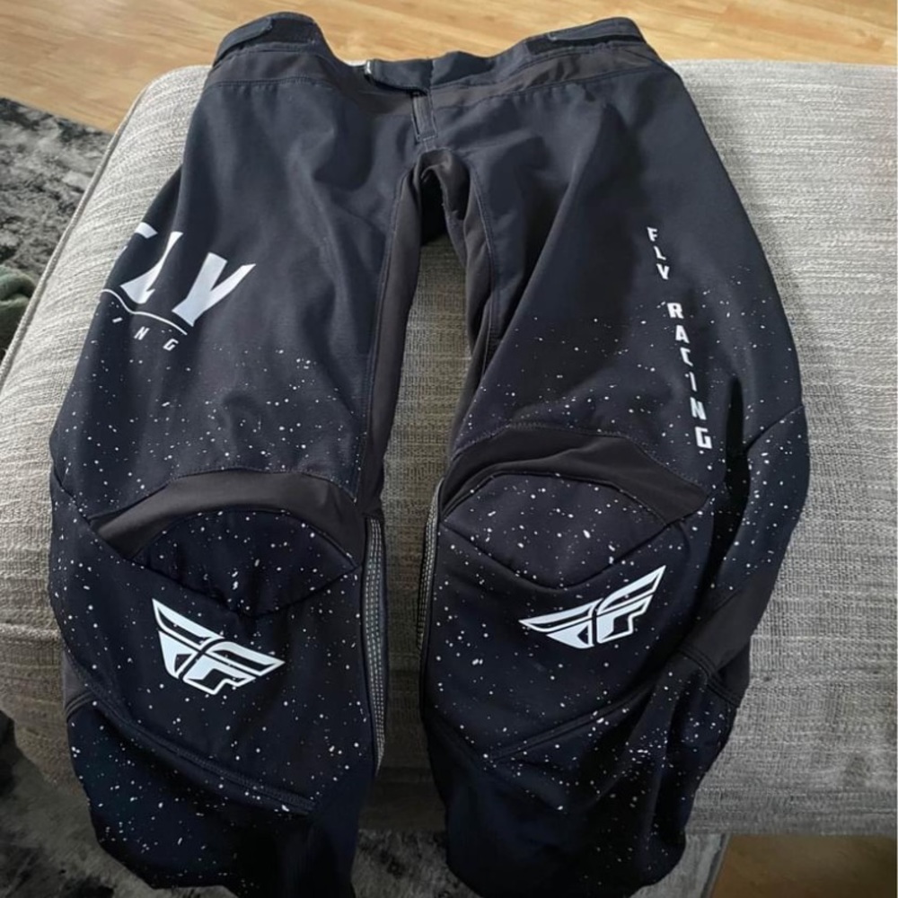 Youth/Woman’s fly racing dirt bike pants. Original owner was 16 year old teen.